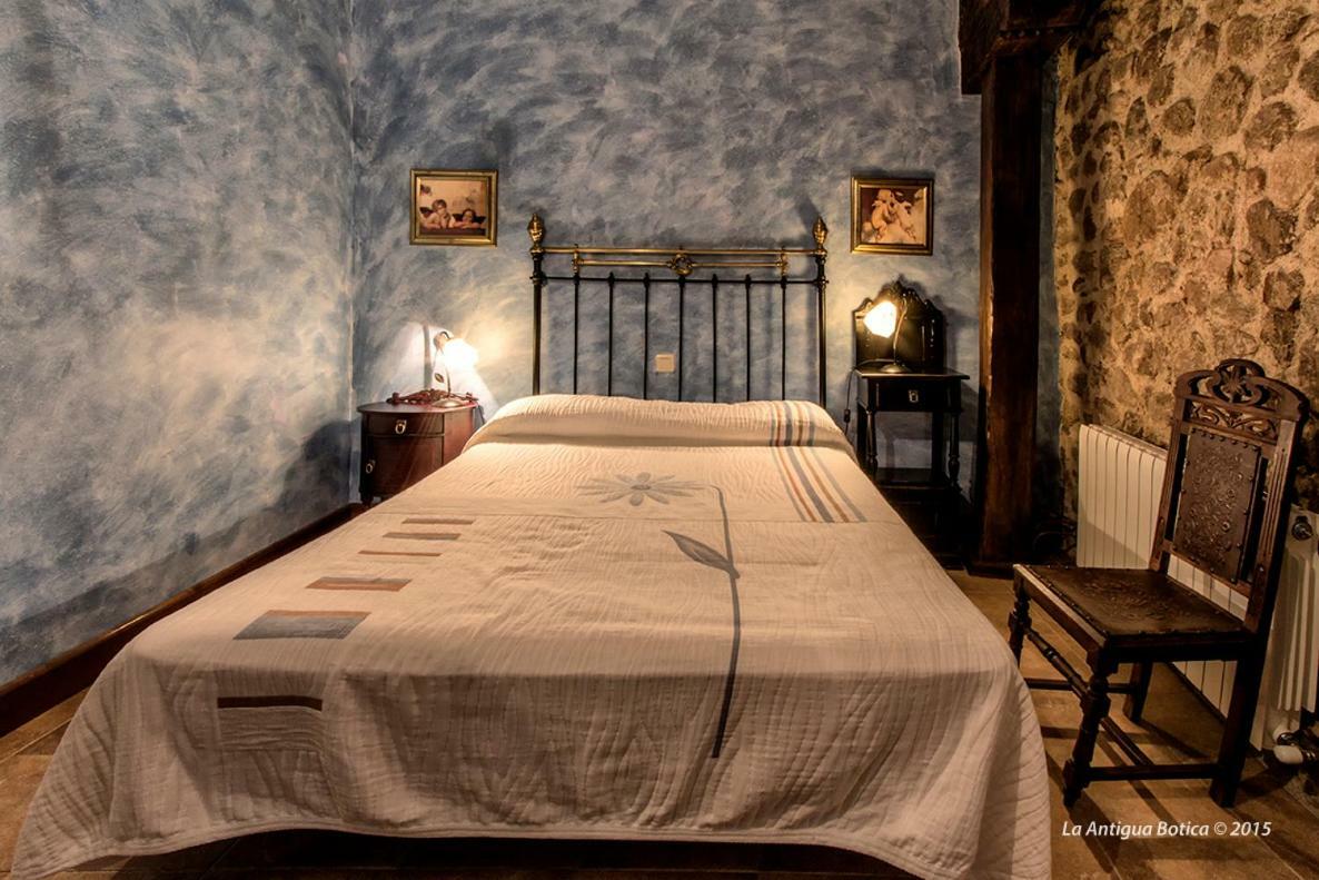 La Antigua Botica Pension Pasarón Buitenkant foto