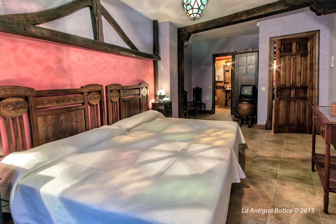 La Antigua Botica Pension Pasarón Buitenkant foto