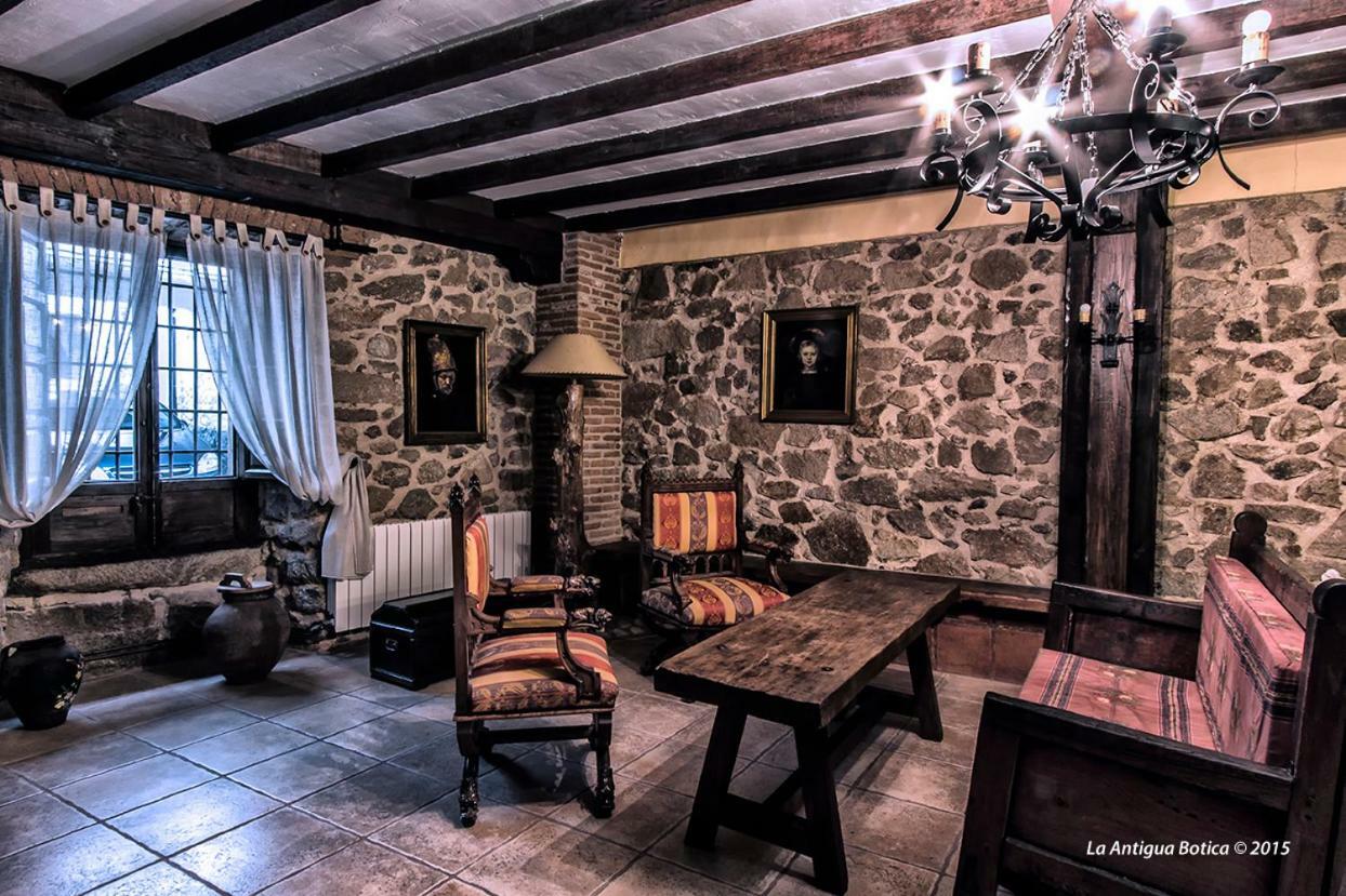 La Antigua Botica Pension Pasarón Buitenkant foto